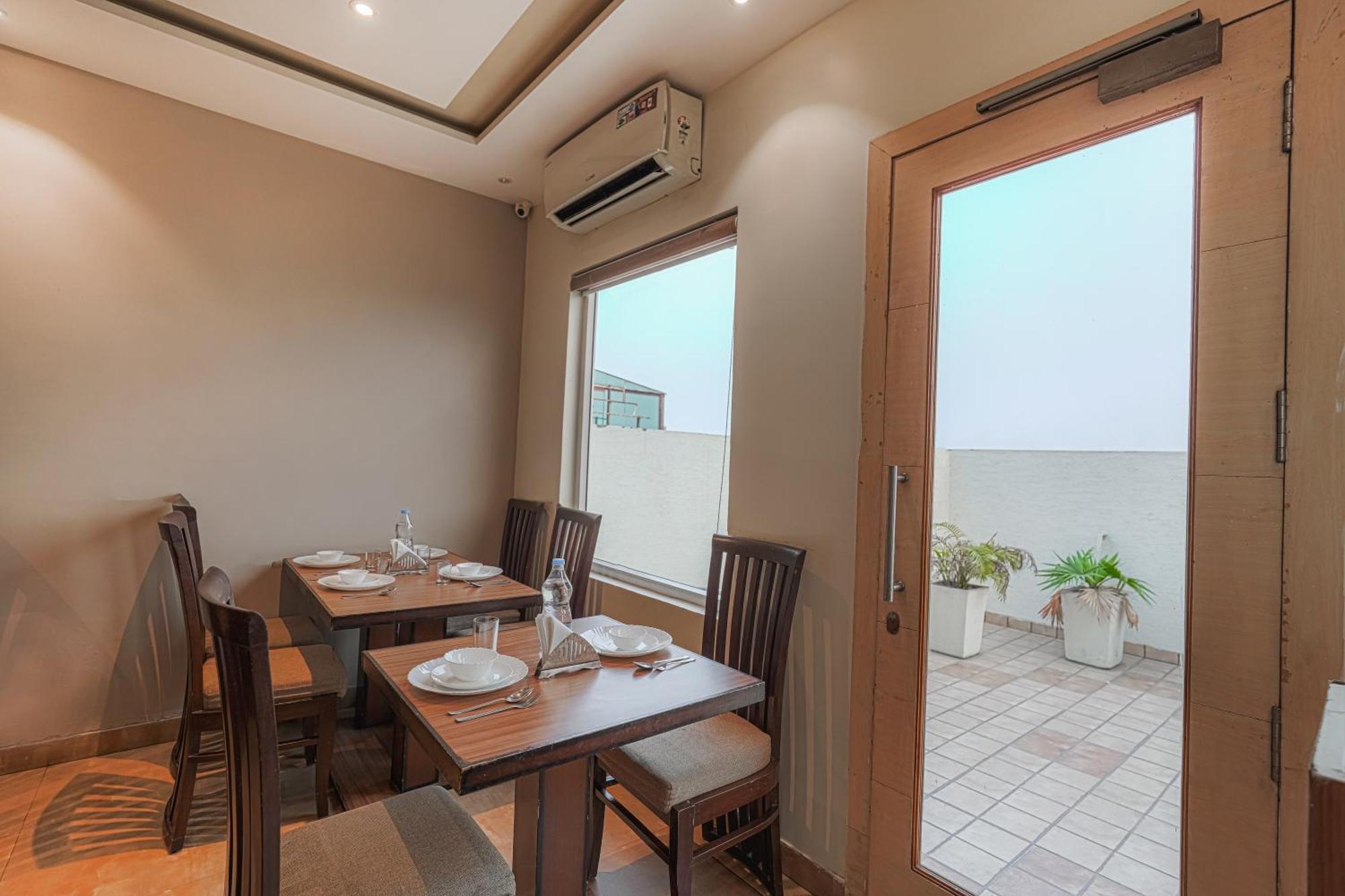 אמריצר Csjs Inn Hotel מראה חיצוני תמונה