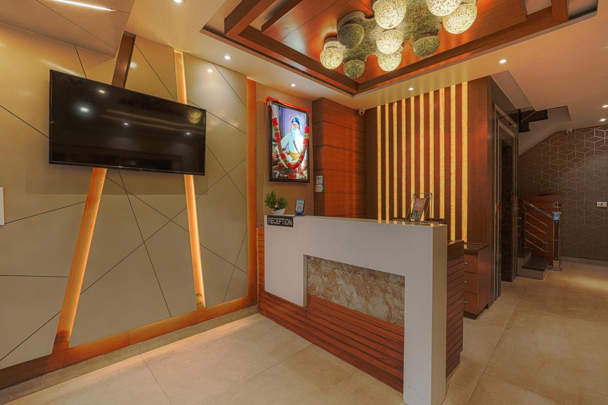 אמריצר Csjs Inn Hotel מראה חיצוני תמונה