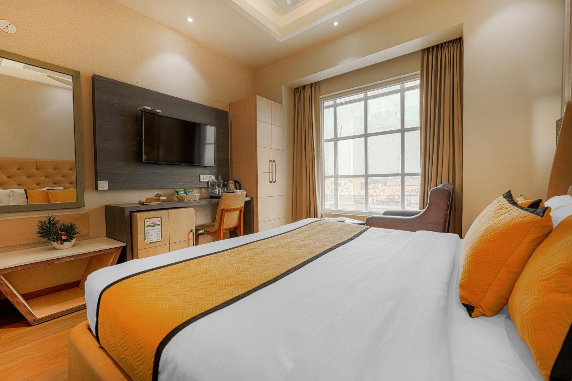 אמריצר Csjs Inn Hotel מראה חיצוני תמונה