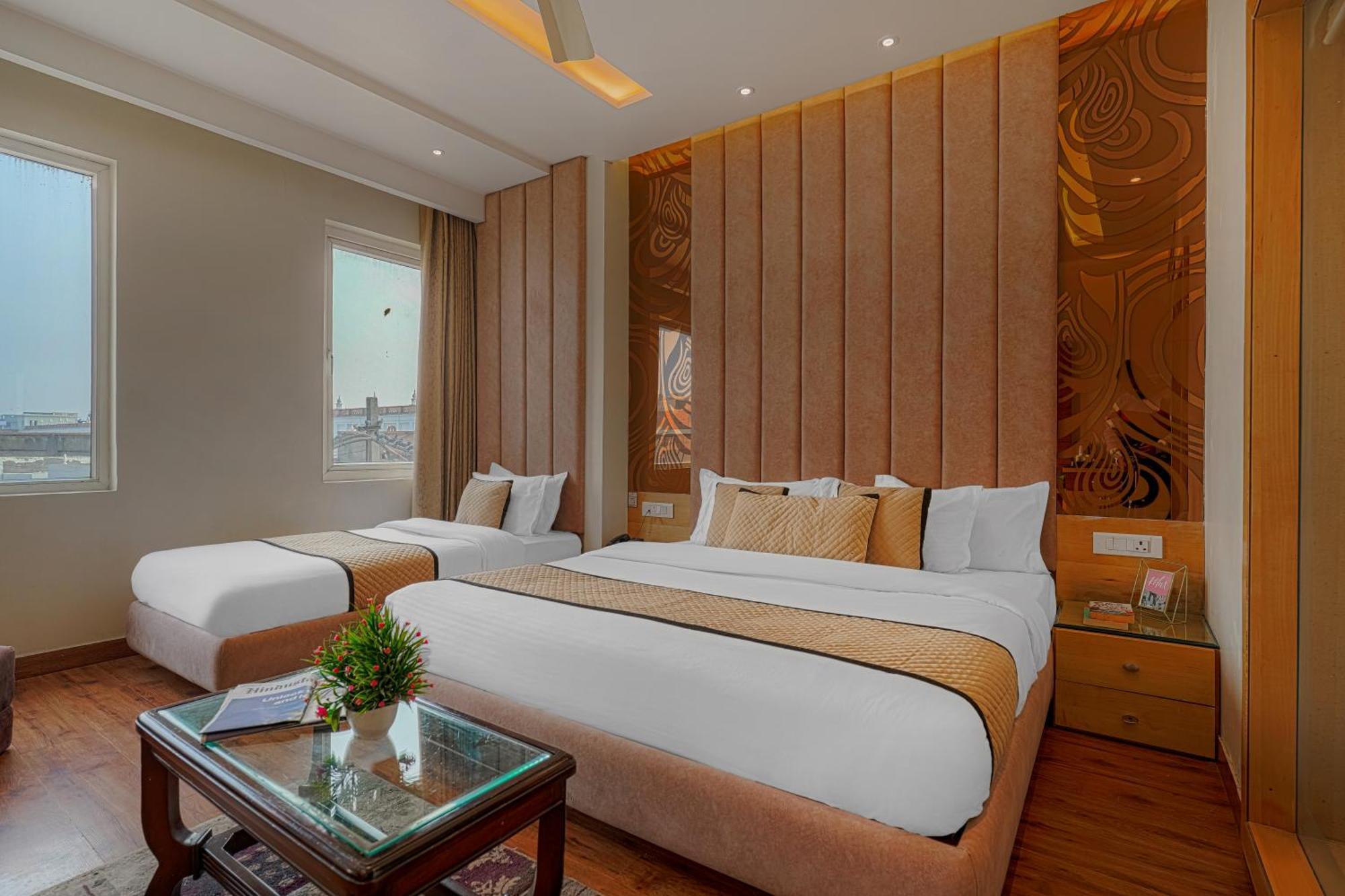 אמריצר Csjs Inn Hotel מראה חיצוני תמונה